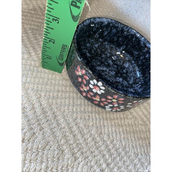 Vintage Beautiful Japanese Ceramic Textured Bowl With Hand Painted Flowers - Picture 3 of 5